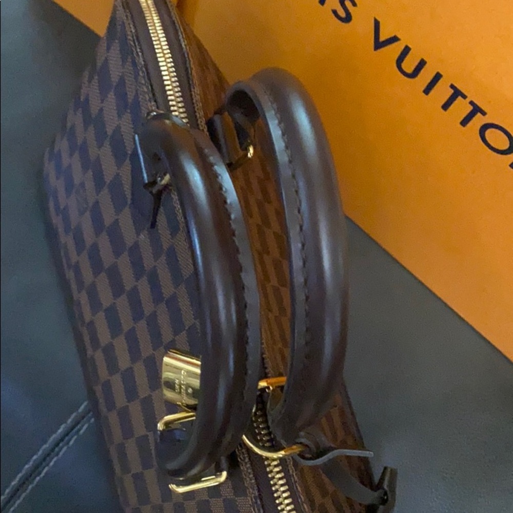 Authentic Louise Vuitton Alma PM - Picture 5 of 14